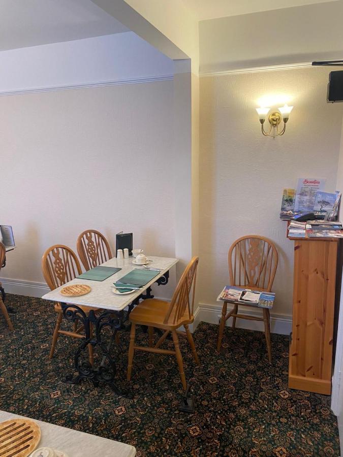 Landguard Lodge Guest House Shipley  エクステリア 写真