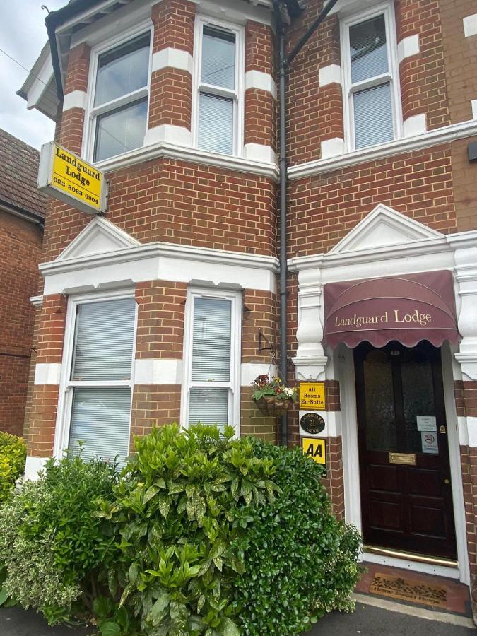 Landguard Lodge Guest House Shipley  エクステリア 写真
